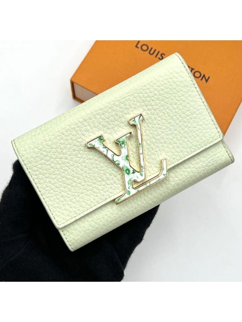 Louis Vuitton Taurillon Capucines Compact Green Trifold Wallet